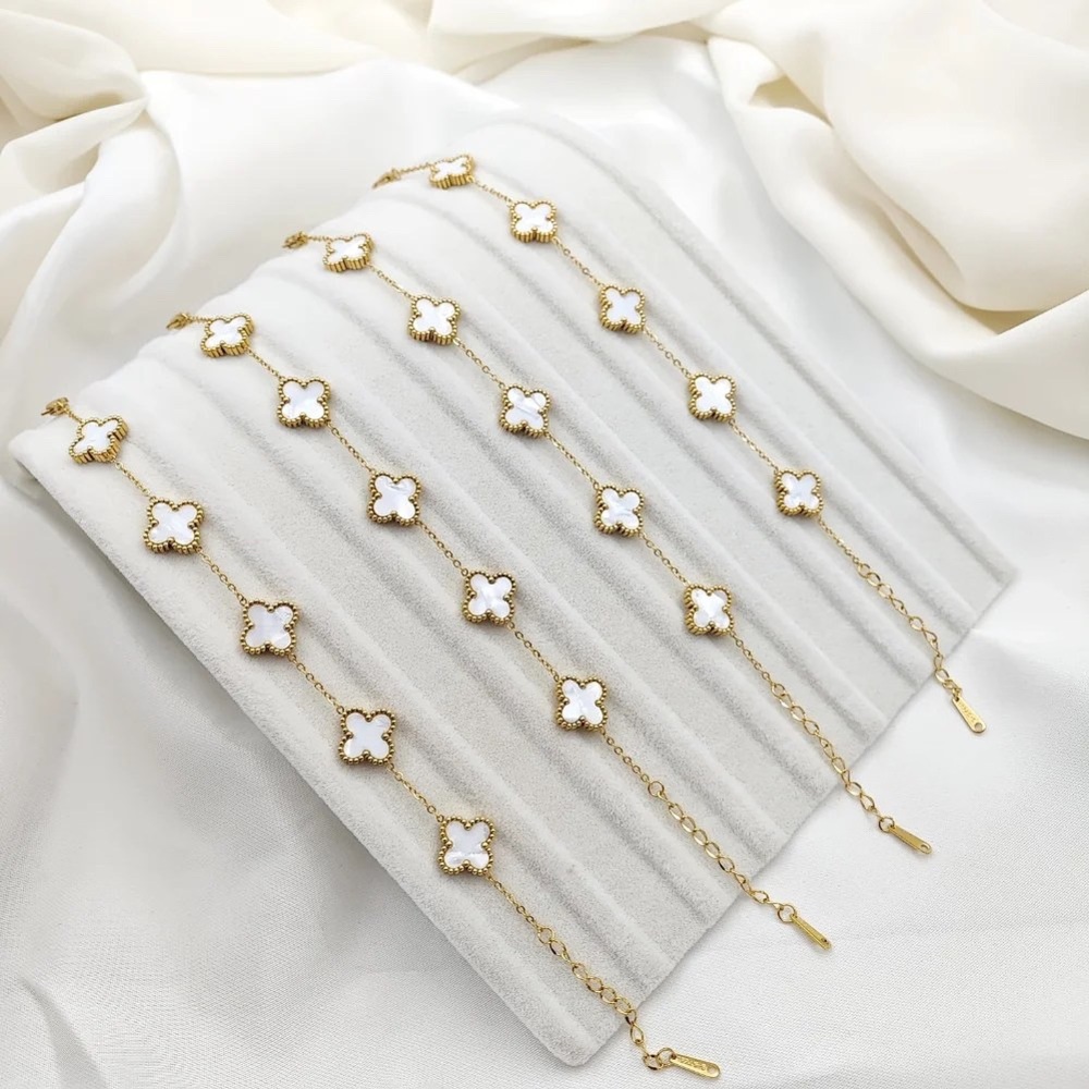 Elegant Gold and White Clover Bracelet